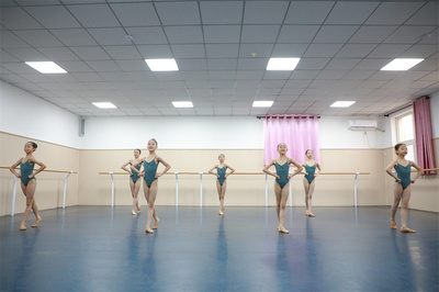 舞蹈附中培训班如何选择,这几点广大家长要引起注意!