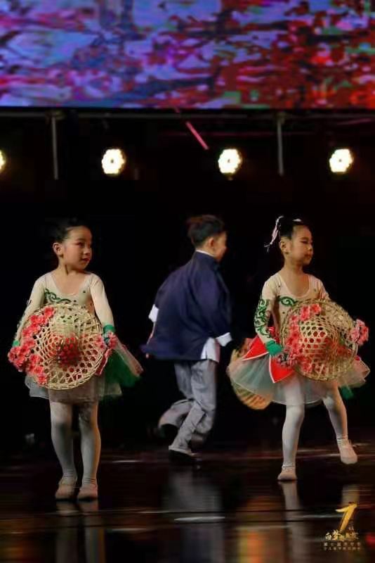 济宁广电传媒艺术培训中心舞蹈风采